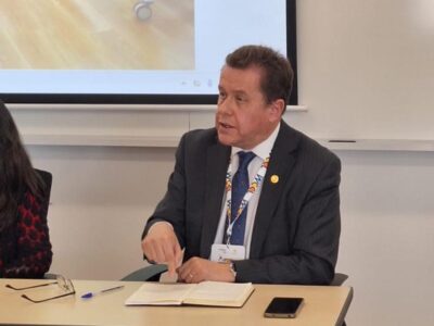 Populismo constitucional en América Latina: vicerrector Marcelo Cevas expone en WCCL 2026