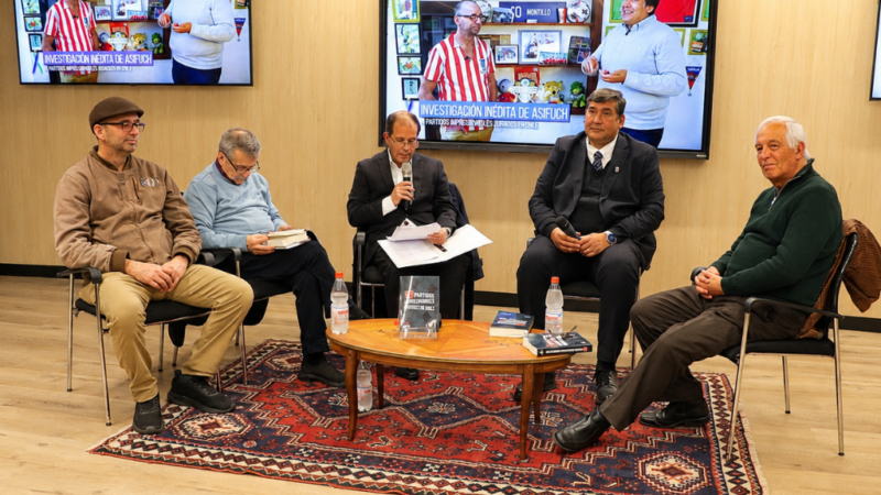 Universidad Autónoma de Chile fue sede del lanzamiento del libro: "50 partidos imprescindibles jugados en Chile"