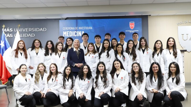 Primera generación de Medicina recibe su investidura en la Sede Temuco