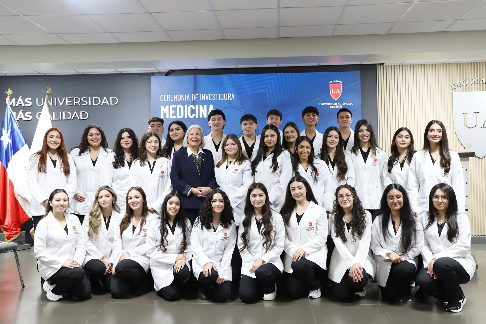 FOTO primera investidura medicina 1