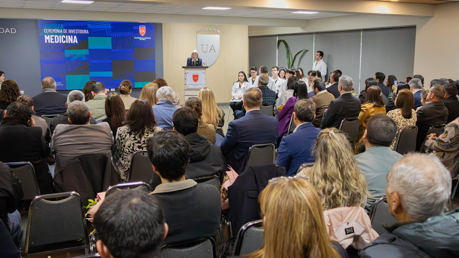 FOTO primera investidura medicina 3