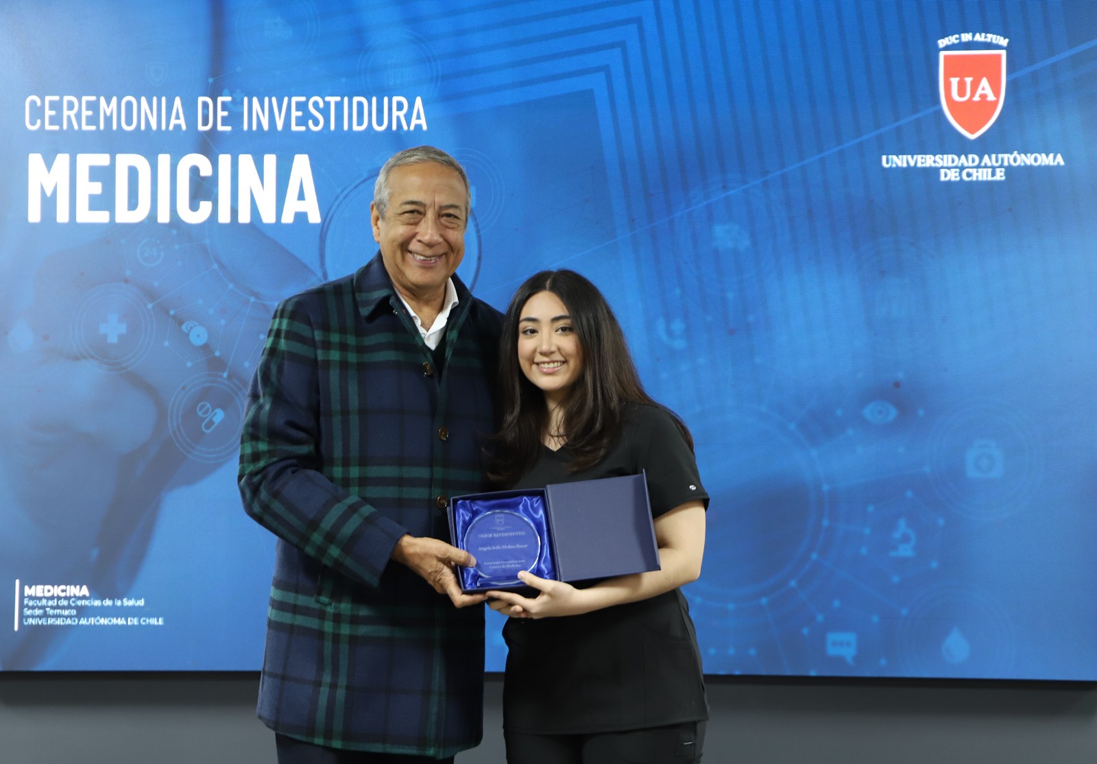 FOTO primera investidura medicina 4