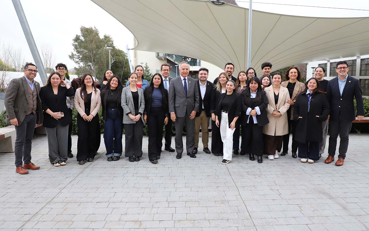 Universidad Autónoma dio la bienvenida a estudiantes de Talca tras experiencia internacional LideraUA 2026