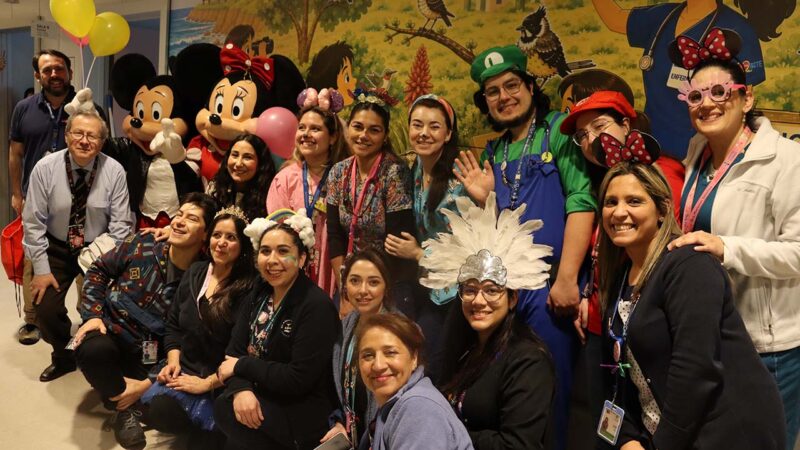 SANARTE celebra el Día del Niño junto a pacientes pediátricos del Hospital de Curicó