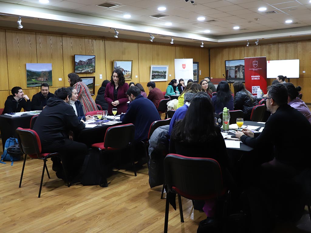 Pedagogía en Inglés de la Sede Talca impulsó la creación de una red colaborativa junto a docentes del Maule