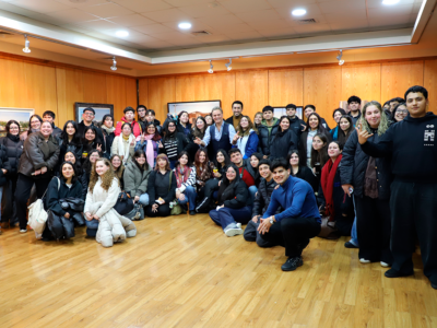 Universidad Autónoma lanzó “Ventana al Mundo”, nueva serie audiovisual conducida por Amaro Gómez-Pablos
