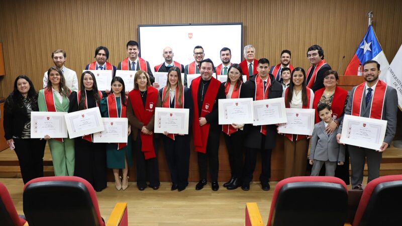 30 nuevos médicos especialistas titulados de la Universidad Autónoma se incorporan al desafío de fortalecer la salud del país