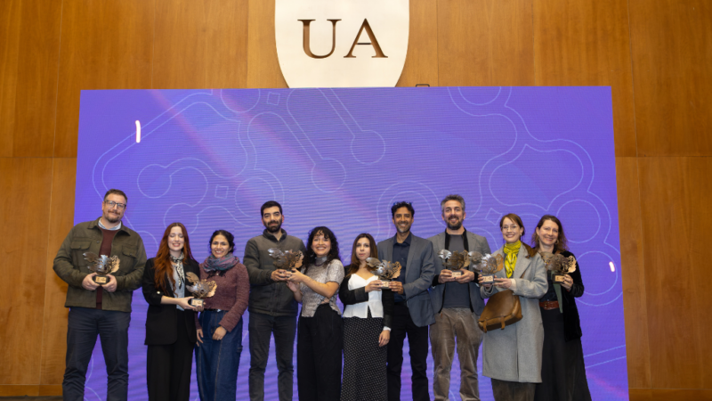 Universidad Autónoma de Chile reconoció a referentes de la divulgación científica  