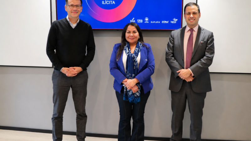 Estudiantes de Ingeniería en Control de Gestión participan en interesante charla: "Por un Chile sin Economía Ilícita" 