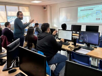 Docentes fortalecen competencias para mejorar la evaluación de aprendizajes en Ciencias de la Salud