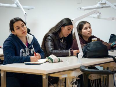 Jornada teórico-práctica acercó las nuevas tecnologías en Endodoncia a profesionales y estudiantes
