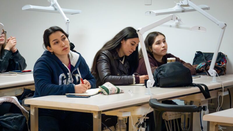 Jornada teórico-práctica acercó las nuevas tecnologías en Endodoncia a profesionales y estudiantes