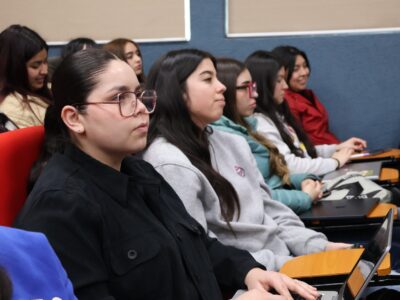 Estudiantes de Educación Parvularia conocen nuevas herramientas para comprender las conductas desafiantes en la infancia