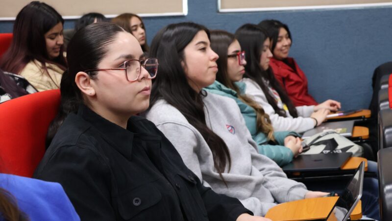 Estudiantes de Educación Parvularia conocen nuevas herramientas para comprender las conductas desafiantes en la infancia