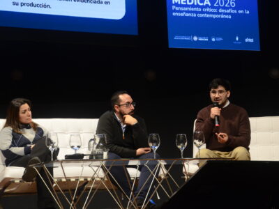 Universidad Autónoma presentó investigación sobre pensamiento crítico en formación médica en jornada internacional en Uruguay