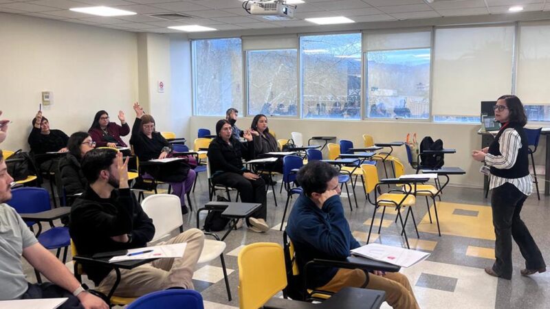 Universidad Autónoma fortalece competencias docentes en educación clínica a través de curso de feedback