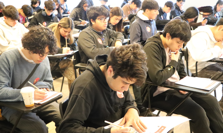 Ensayo PAES 2026 de la U. Autónoma convocó a casi 2.000 estudiantes solo en Sede Santiago