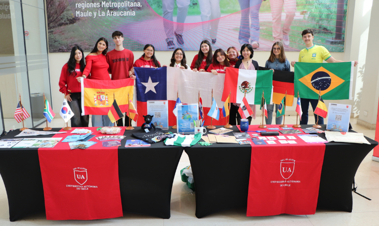 Dirección de Relaciones Internacionales acercó su oferta de internacionalización a estudiantes de Sede Santiago