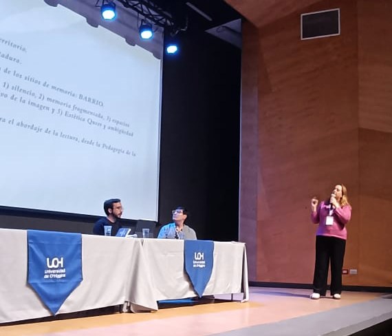 FOTO academica expone en congreso de literatura 3