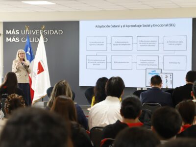 Expertos en la U. Autónoma de Chile advierten que mejorar la educación exige atender el bienestar docente