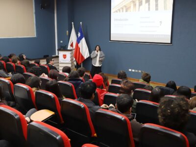 Estudiantes de Pedagogía en Inglés reflexionaron sobre aprendizaje y actualización profesional