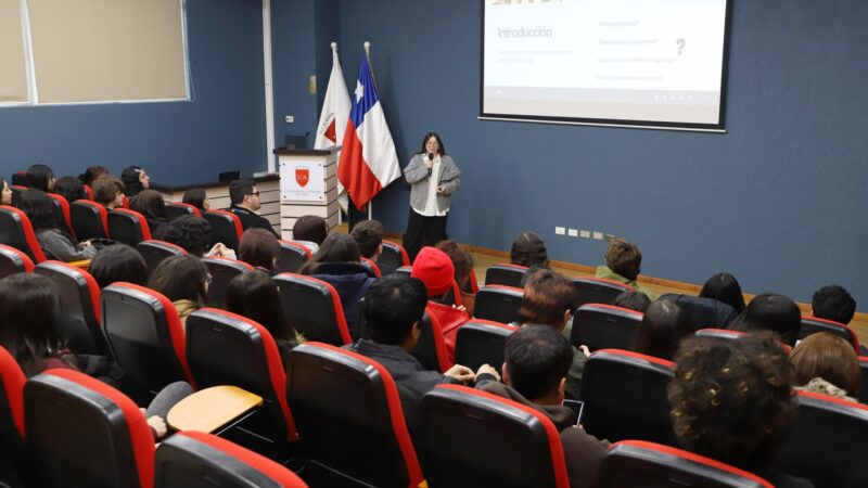Estudiantes de Pedagogía en Inglés reflexionaron sobre aprendizaje y actualización profesional