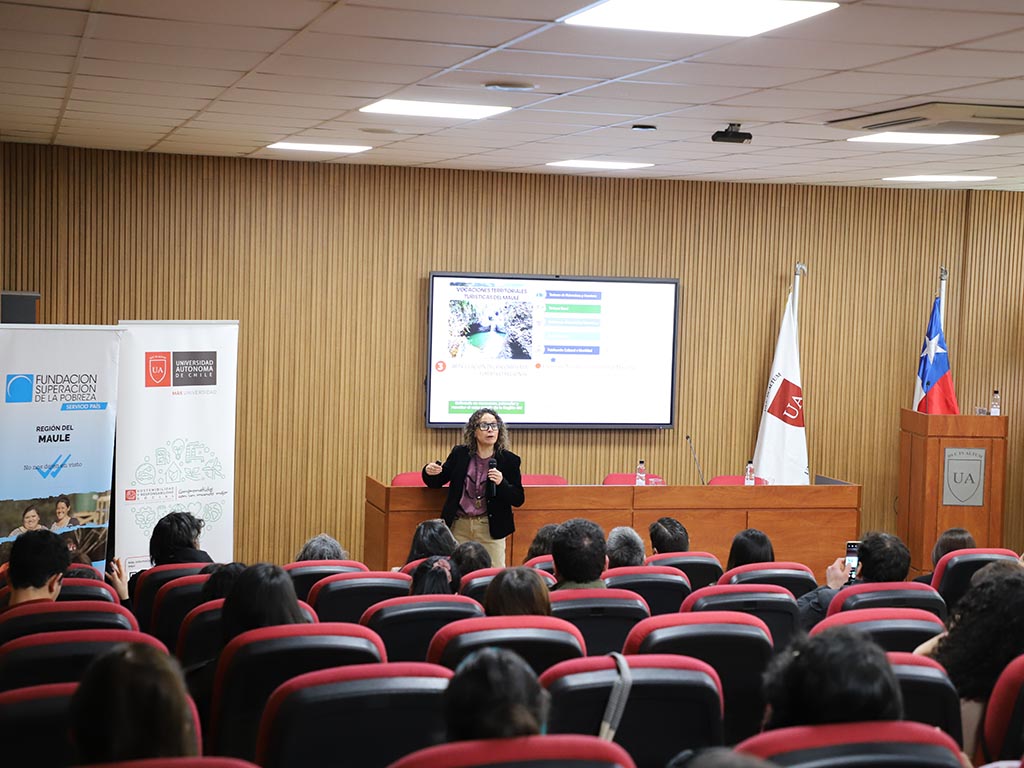 Seminario impulsó el turismo sostenible y el patrimonio como motores de desarrollo territorial en el Maule