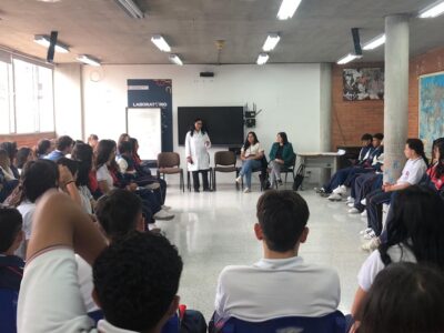Académica de la Universidad Autónoma fortalece cooperación internacional en educación intercultural durante pasantía en Colombia