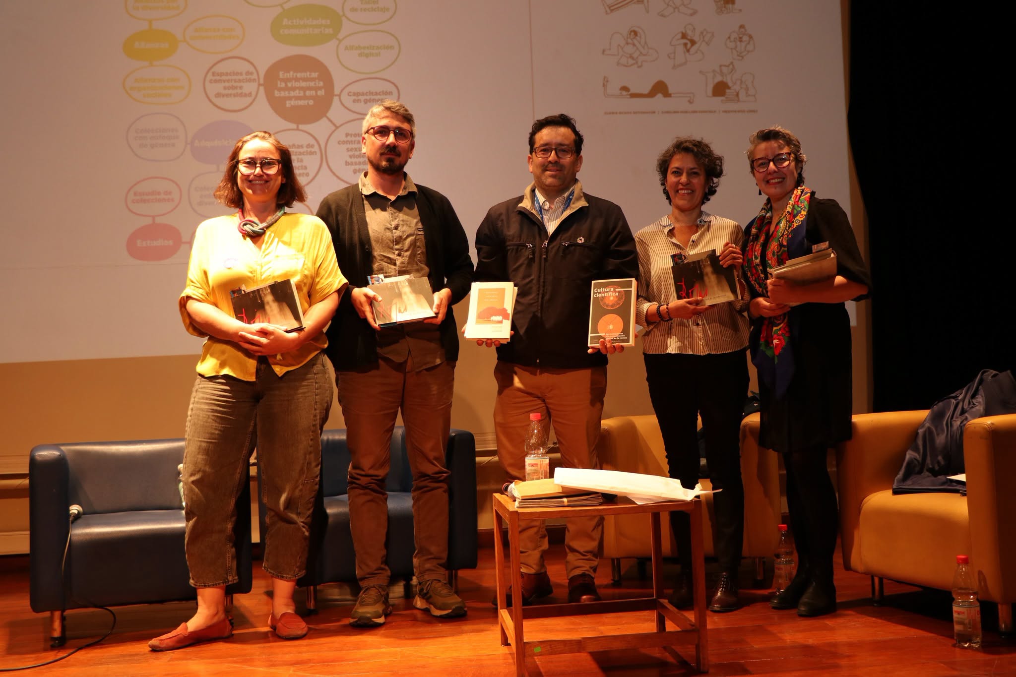 Centro de Comunicación de las Ciencias y Ediciones Autónoma participan en seminario sobre el acceso al libro en la Biblioteca Nacional