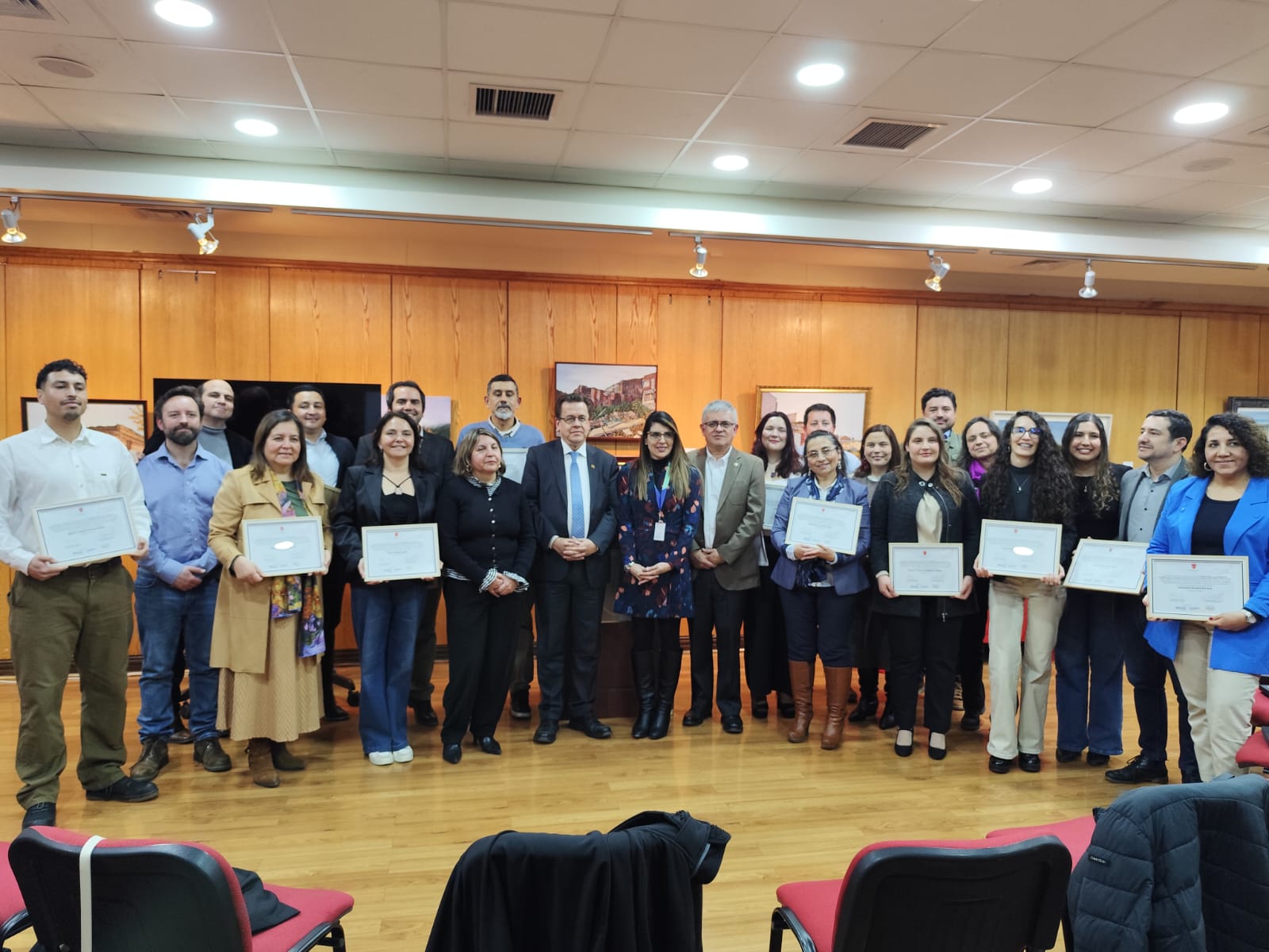 Del temor a la inteligencia artificial a convertirla en aliada: 20 profesionales del Maule finalizan diplomado para mejorar gestión de proyectos