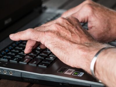 Taller de Alfabetización Digital para Personas Mayores: aprender y sentirse importante no tiene edad