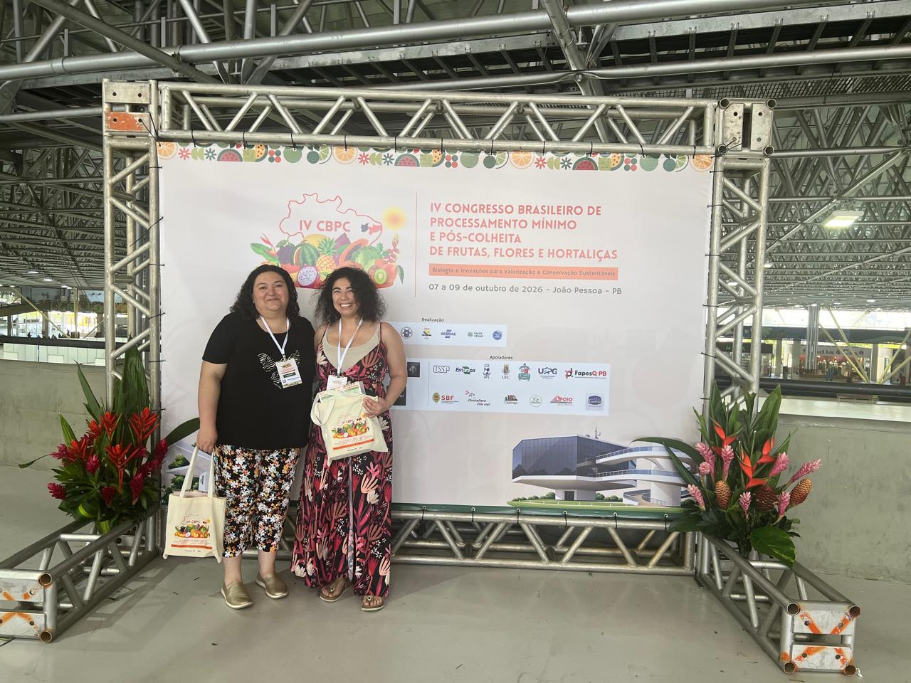 Investigadoras de la U. Autónoma presentan innovaciones en microgreens y papaya de montaña en el IV Congreso Brasileño de Poscosecha