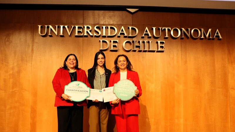 Universidad Autónoma de Chile fue sede de la ceremonia de Huella Chile y fue reconocida por su gestión sostenible