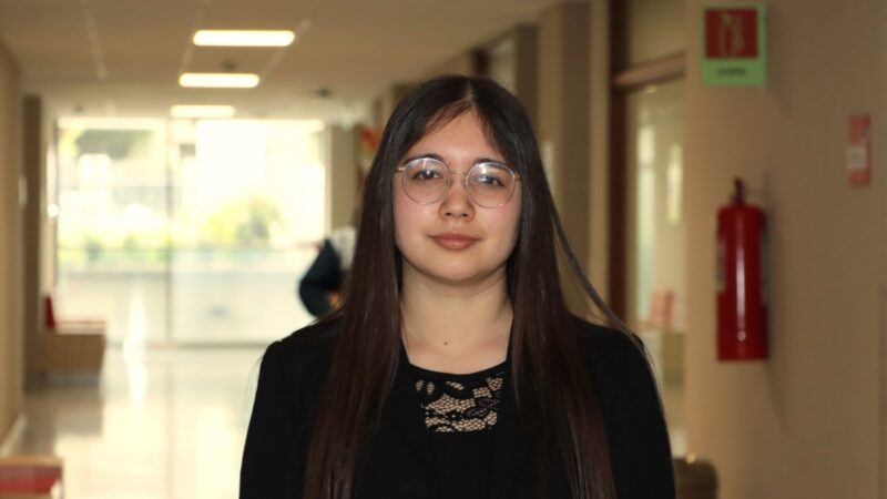 Estudiantes de Pedagogía en Educación Básica investigan vínculo entre comprensión lectora y resolución de problemas