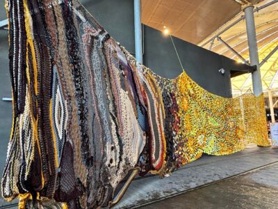 “El arte de cuidarnos” reúne creación textil y reflexión sobre bienestar emocional en Temuco