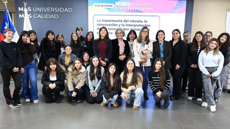 Universidad cierra ciclo de charlas sobre infancia con énfasis en el vínculo y la conducta infantil