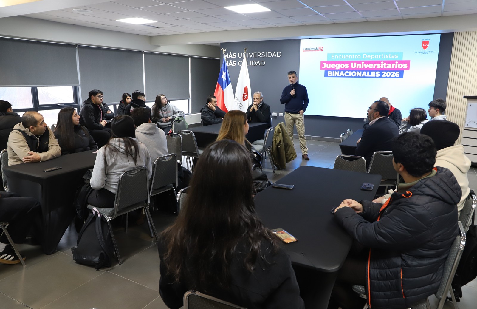 FOTO encuentro jugadores ua binacionales 2