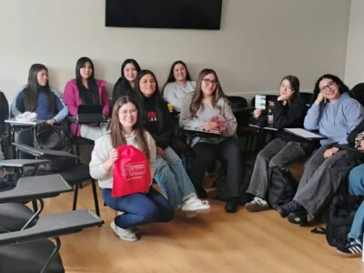 Futuras educadoras diseñarán experiencias de educación ambiental tras un taller de reciclaje