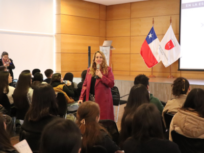 Del aula al mundo laboral: estudiantes de Enfermería se preparan para dar el salto 