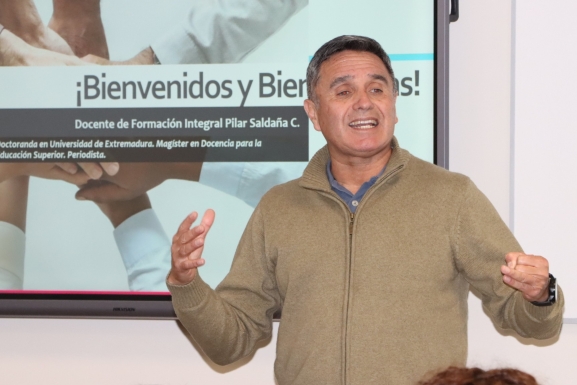 Facultad de Educación y más de 120 escolares de cuarto año medio reflexionaron sobre ética y liderazgo