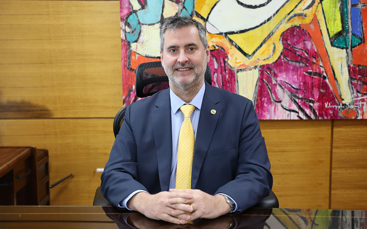 Vicerrector i Luis Passero.JPG 1