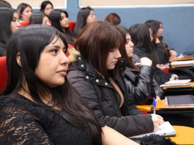 Futuros docentes reflexionan sobre el impacto de las emociones en el aprendizaje