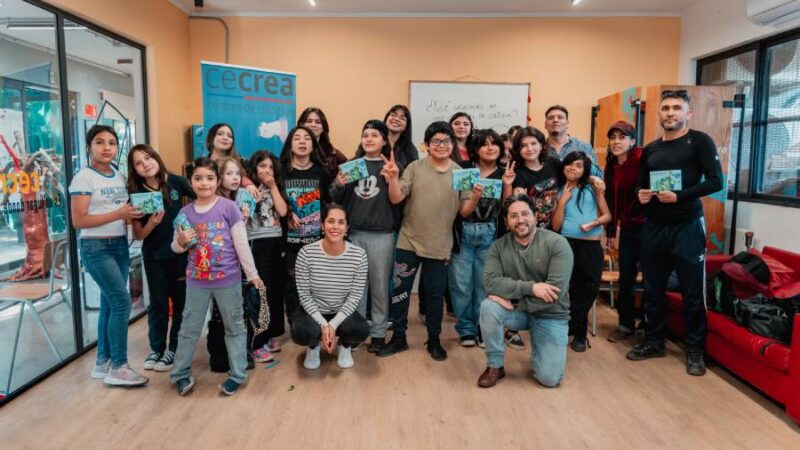 Niños, niñas y adolescentes de CECREA San Joaquín jugaron con kit de salud mental y neurociencias