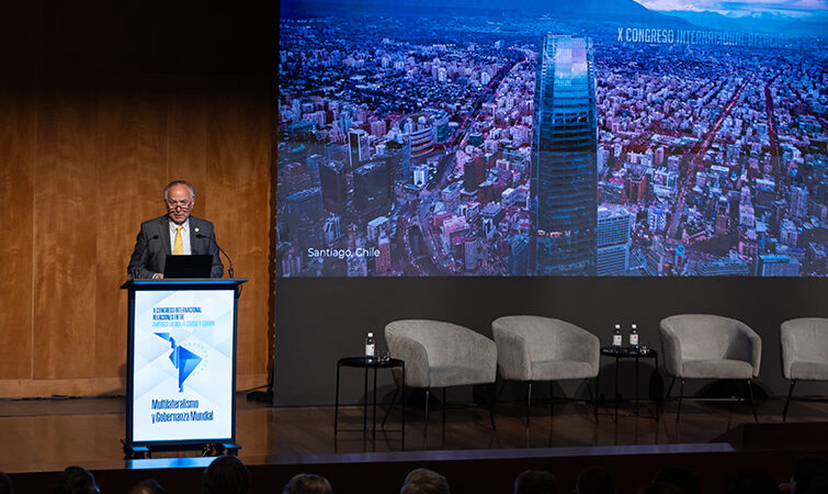 Universidad Autónoma de Chile reunió a autoridades y expertos internacionales para debatir sobre multilateralismo y gobernanza mundial